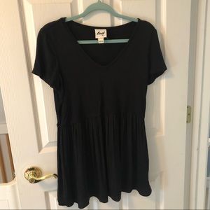 Pea in the Pod black maternity shirt